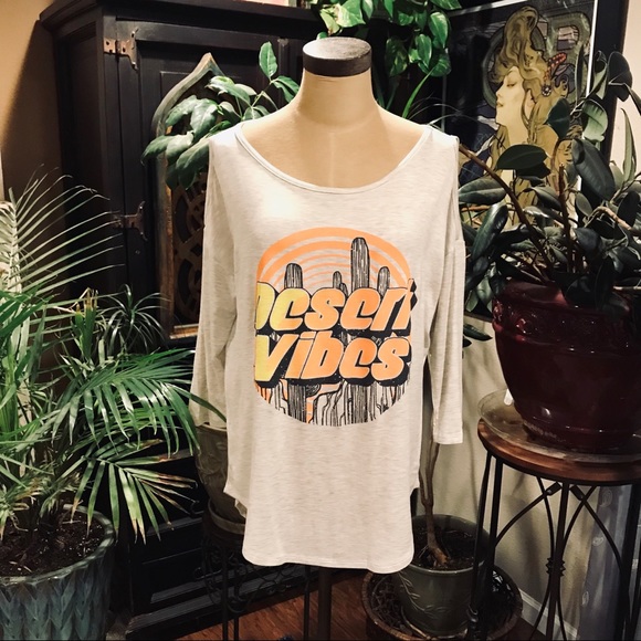Desert vibe graphics T-shirt cold shoulder - Picture 3 of 8